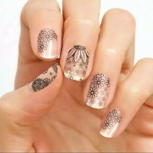 RETIRED How’s It Growing Overlay by Color Street